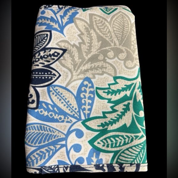 NWOT Vera Bradley Makeup Brush Holder in Santiago Pattern with Snap Closure - Picture 2 of 7